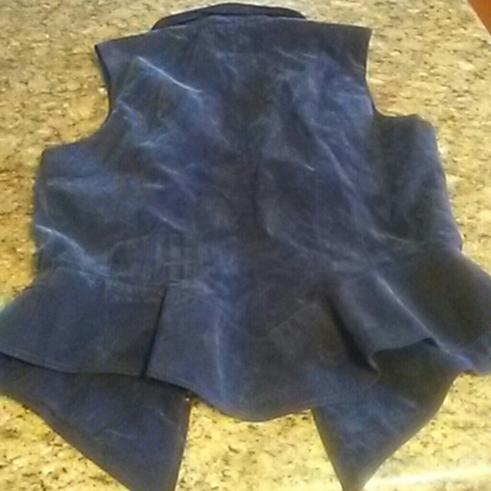 Catch Vest View 3